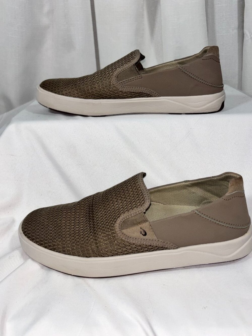 OluKai Lae‘ahi Men’s Slip-On Mesh Sneakers - Clay (Size 9)